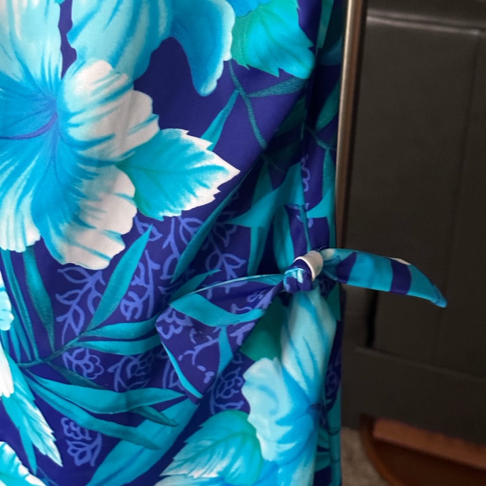 Maxine blue  Hawaiian floral, one piece swimsuit, adjustable straps. Size 14 - Picture 6 of 8